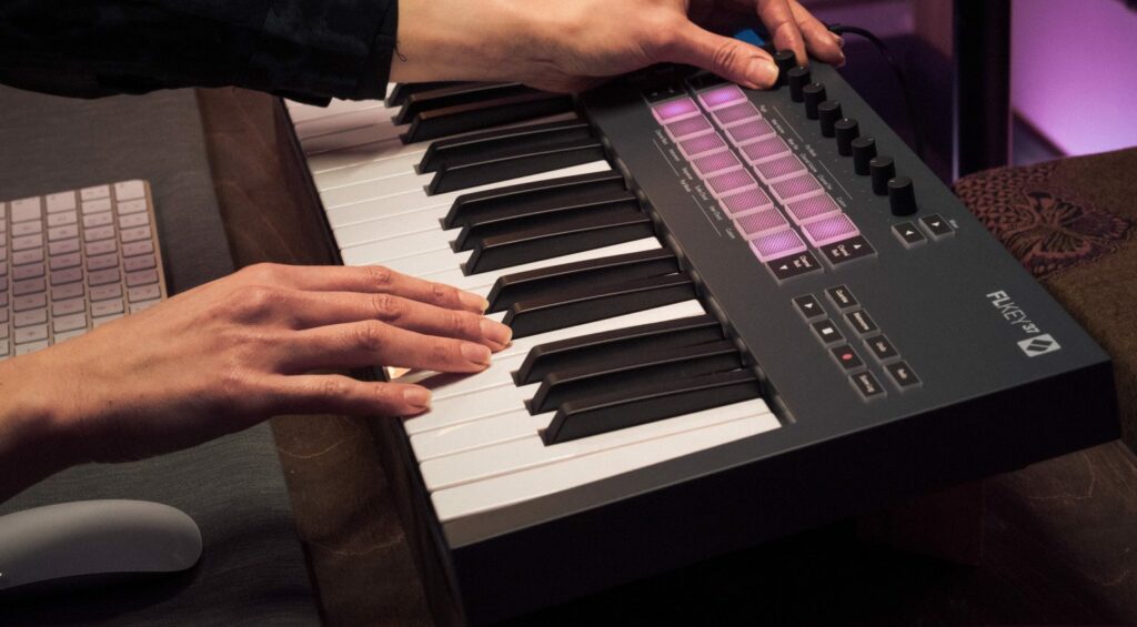 novation-flkey-37-1024x565